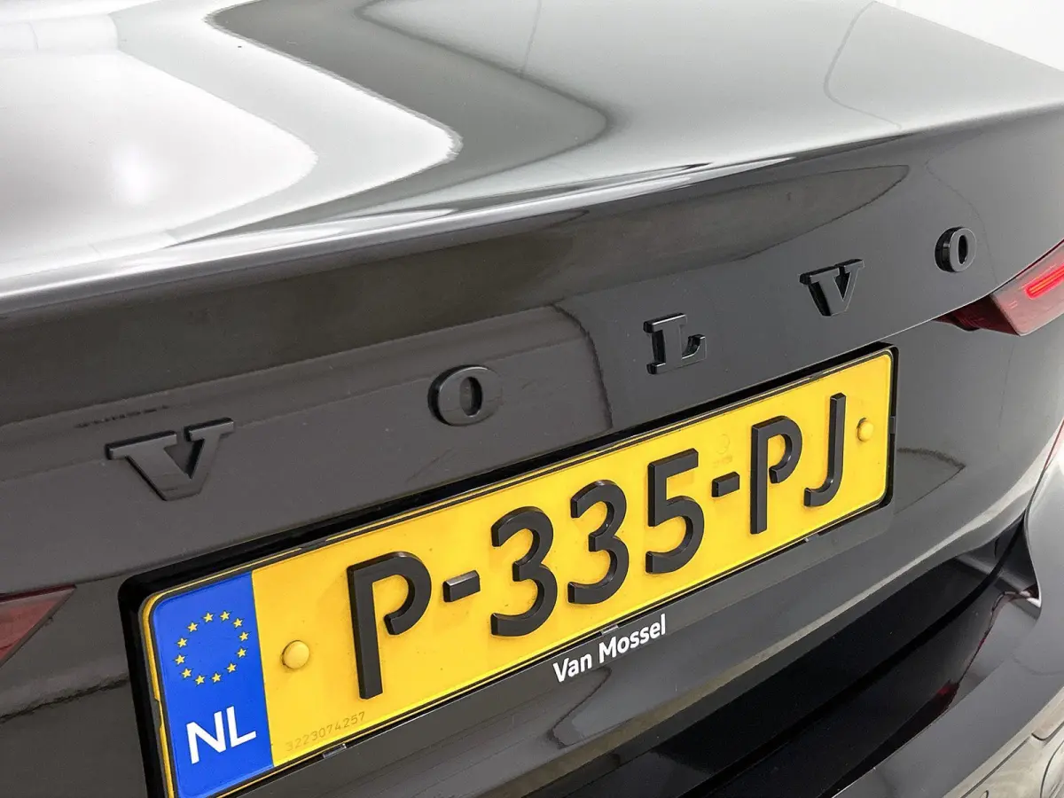 2.0 Recharge T6 AWD R-Design | Automaat | Apple Carplay / Android Auto | Achteruitrijcamera | Parkeersensoren | Stoelverwarming | Stuurverwarming |