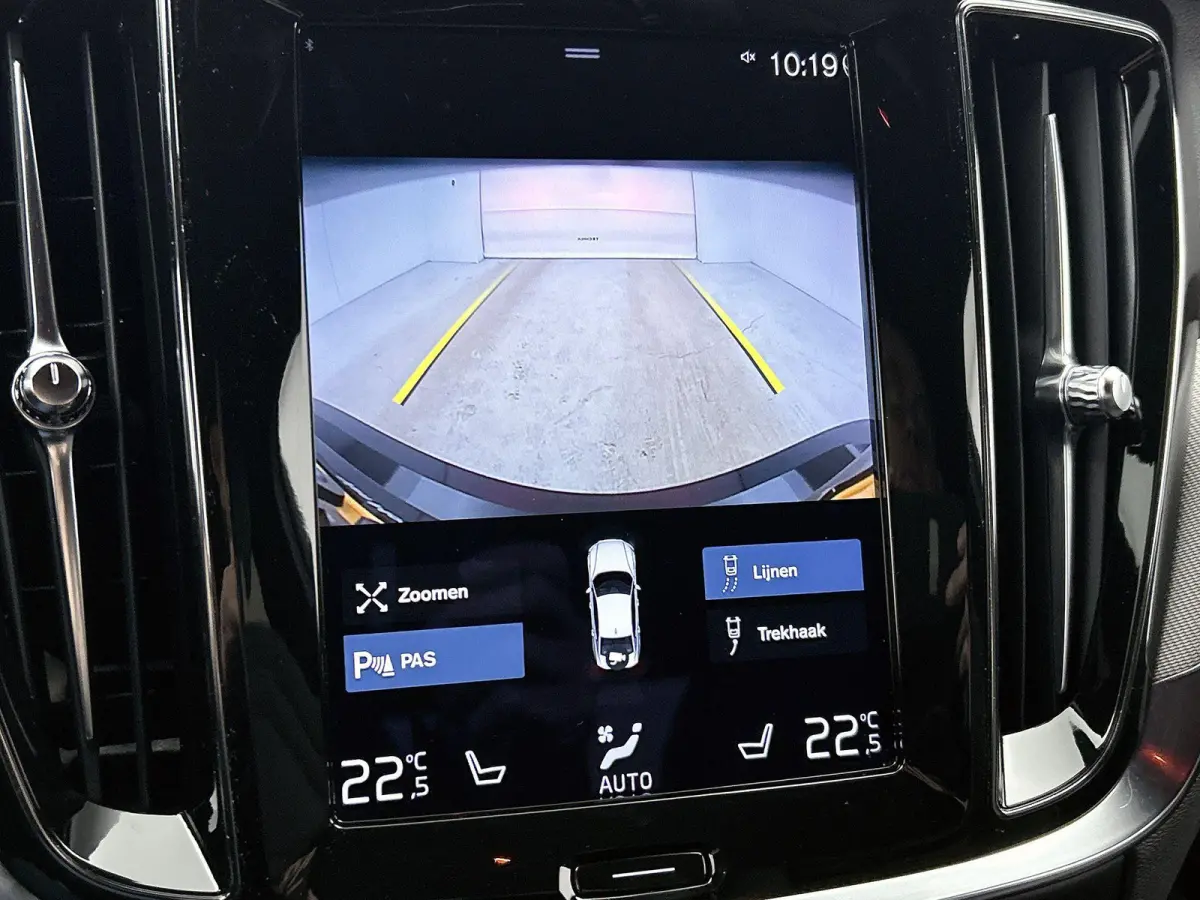 2.0 Recharge T6 AWD R-Design | Automaat | Apple Carplay / Android Auto | Achteruitrijcamera | Parkeersensoren | Stoelverwarming | Stuurverwarming |