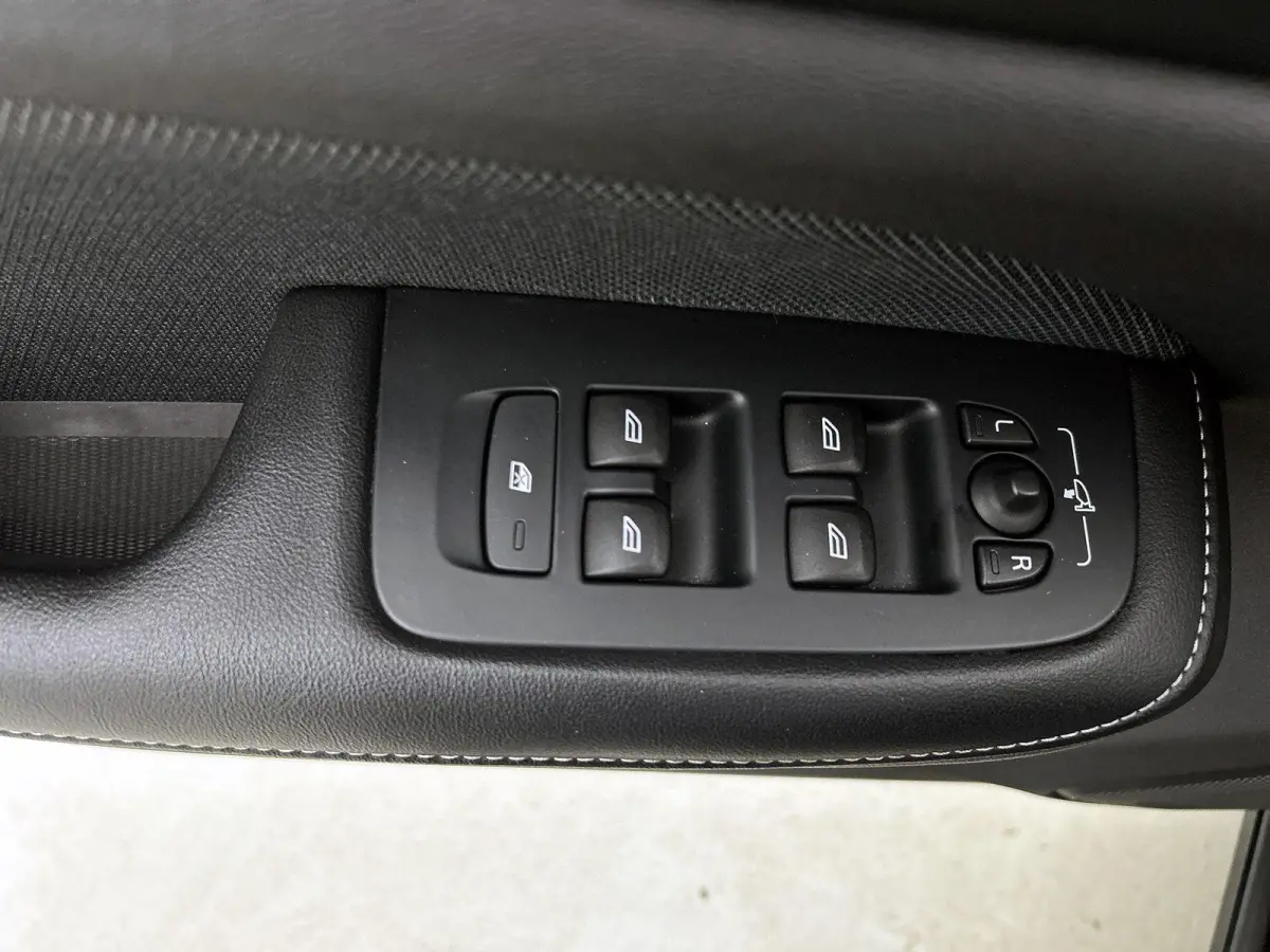 2.0 Recharge T6 AWD R-Design | Automaat | Apple Carplay / Android Auto | Achteruitrijcamera | Parkeersensoren | Stoelverwarming | Stuurverwarming |