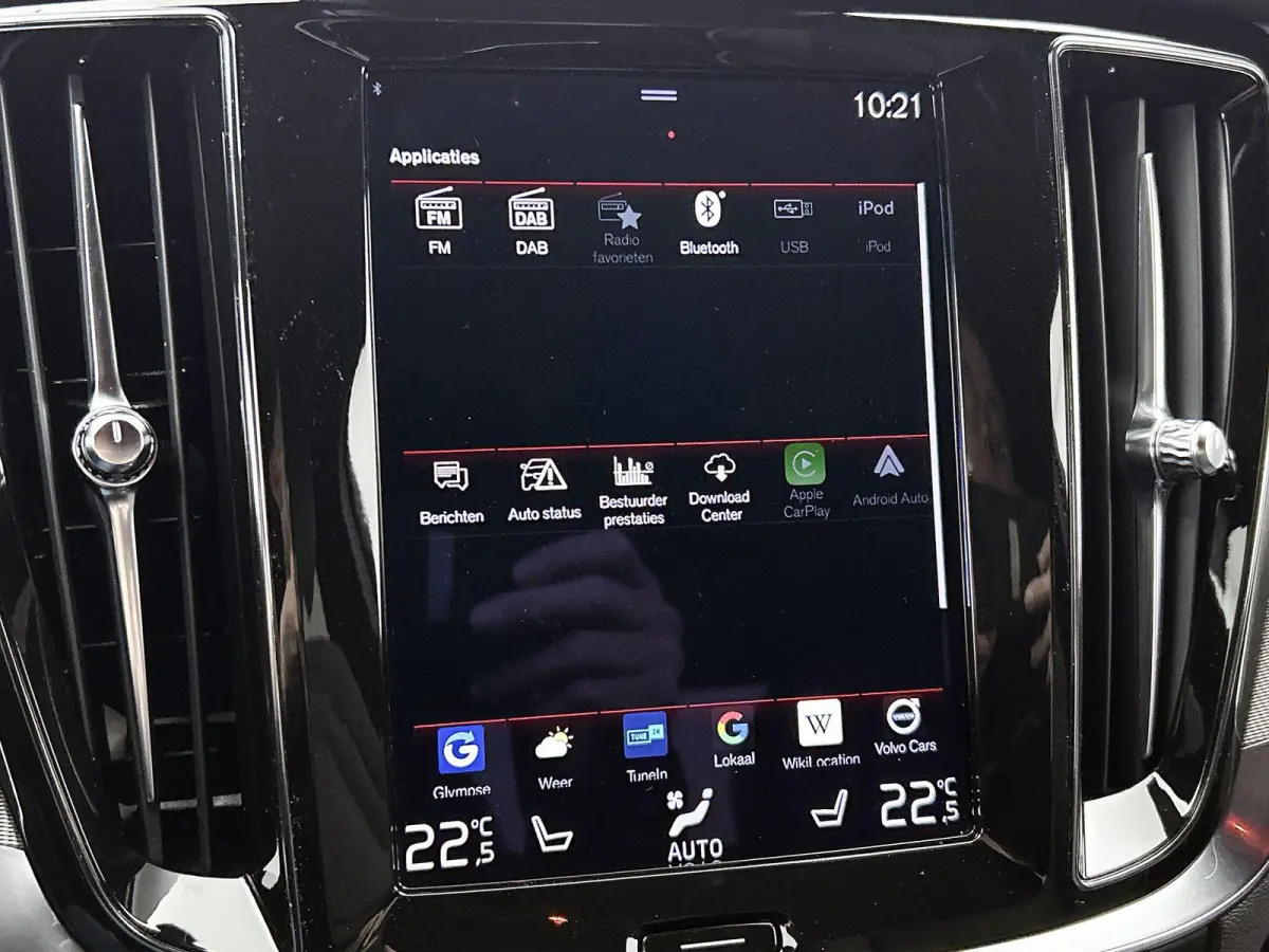 2.0 Recharge T6 AWD R-Design | Automaat | Apple Carplay / Android Auto | Achteruitrijcamera | Parkeersensoren | Stoelverwarming | Stuurverwarming |