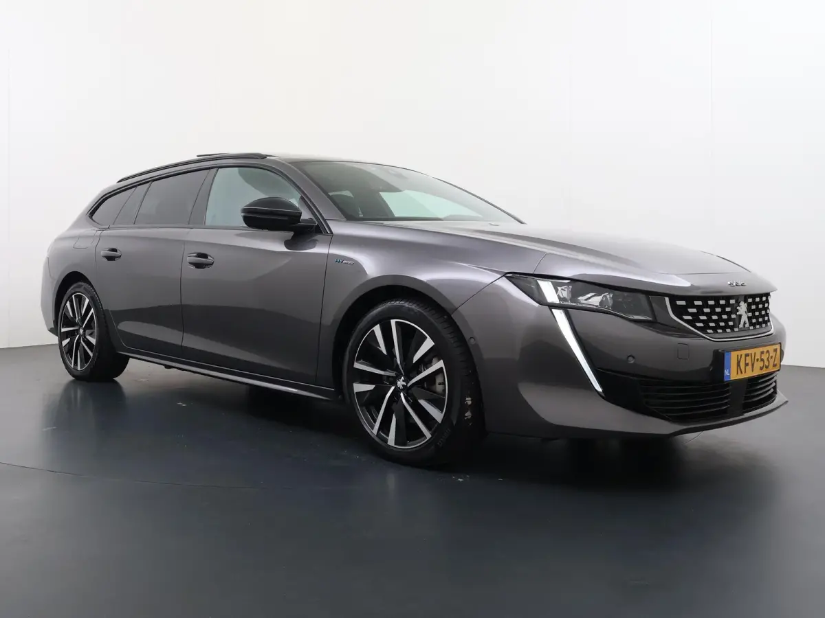 GT 225pk Plugin-Hybrid Automaat | Accu 92% | Navigatie | Elektrische achterklep | Full LED koplampen | Camera achter | Cruise control adaptief | Apple Carplay en Android auto