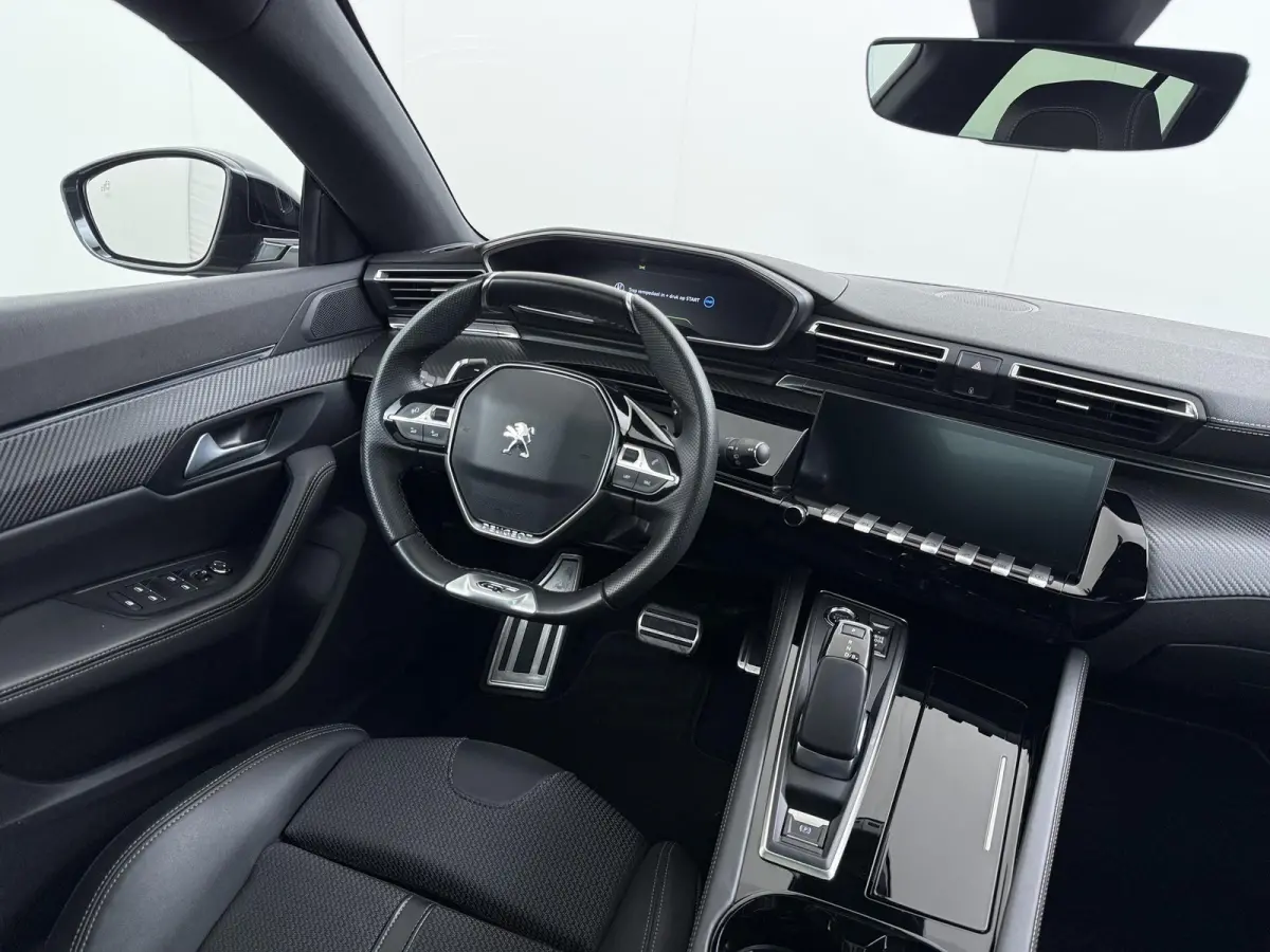GT 225pk Plugin-Hybrid Automaat | Accu 92% | Navigatie | Elektrische achterklep | Full LED koplampen | Camera achter | Cruise control adaptief | Apple Carplay en Android auto