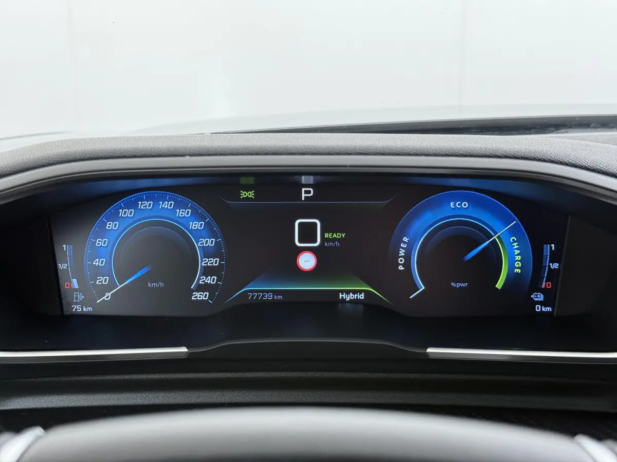 GT 225pk Plugin-Hybrid Automaat | Accu 92% | Navigatie | Elektrische achterklep | Full LED koplampen | Camera achter | Cruise control adaptief | Apple Carplay en Android auto