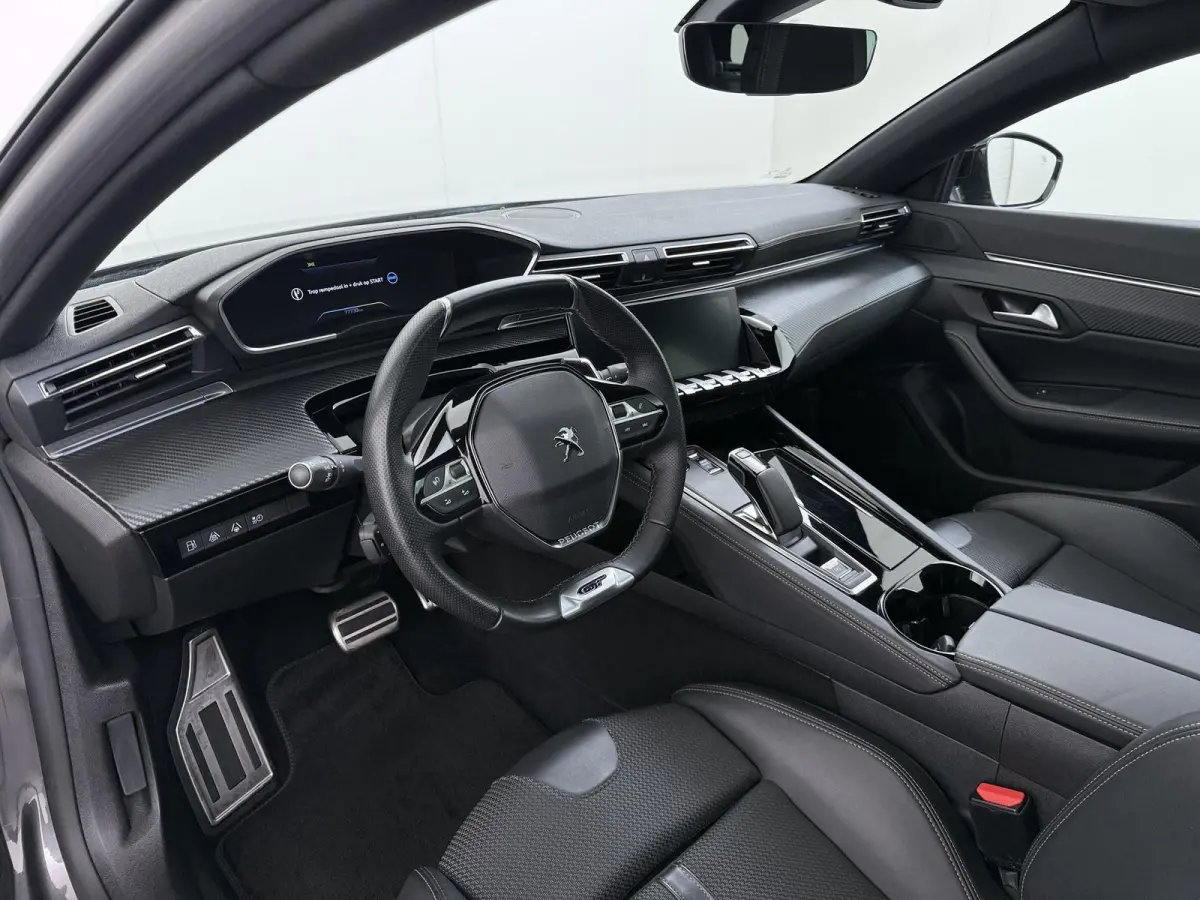 GT 225pk Plugin-Hybrid Automaat | Accu 92% | Navigatie | Elektrische achterklep | Full LED koplampen | Camera achter | Cruise control adaptief | Apple Carplay en Android auto