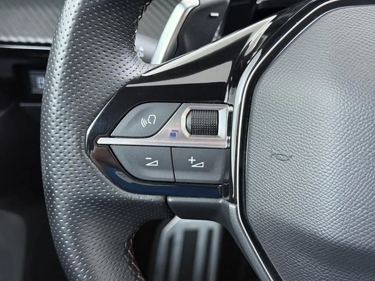 GT 225pk Plugin-Hybrid Automaat | Accu 92% | Navigatie | Elektrische achterklep | Full LED koplampen | Camera achter | Cruise control adaptief | Apple Carplay en Android auto