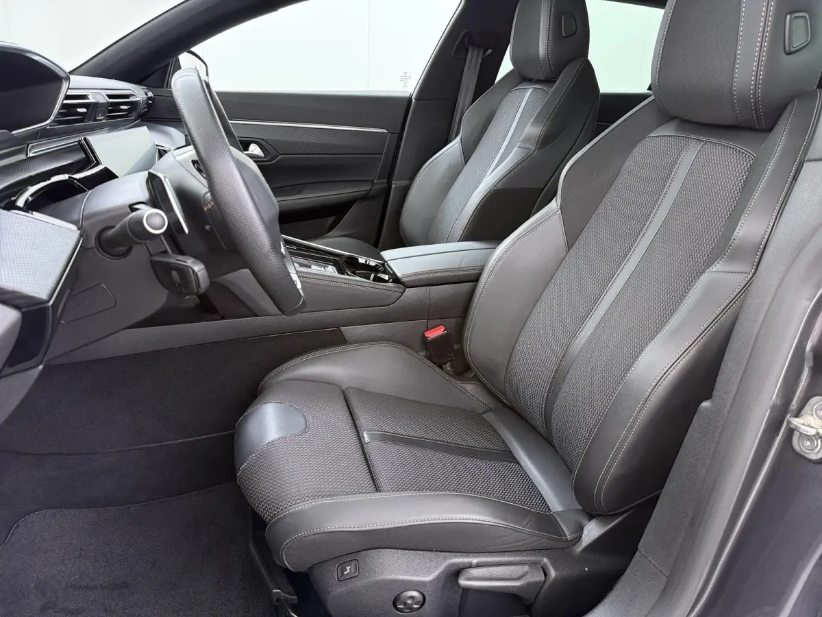 GT 225pk Plugin-Hybrid Automaat | Accu 92% | Navigatie | Elektrische achterklep | Full LED koplampen | Camera achter | Cruise control adaptief | Apple Carplay en Android auto