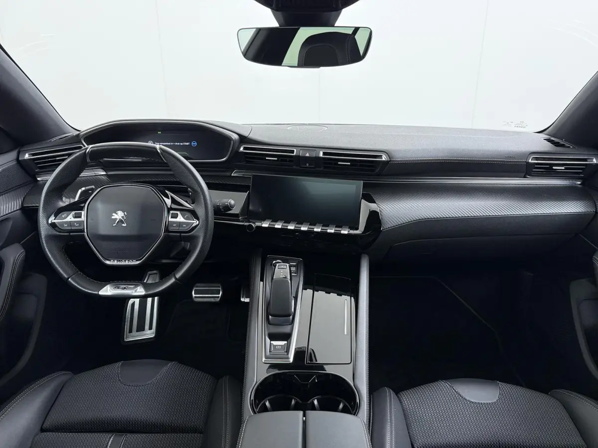 GT 225pk Plugin-Hybrid Automaat | Accu 92% | Navigatie | Elektrische achterklep | Full LED koplampen | Camera achter | Cruise control adaptief | Apple Carplay en Android auto