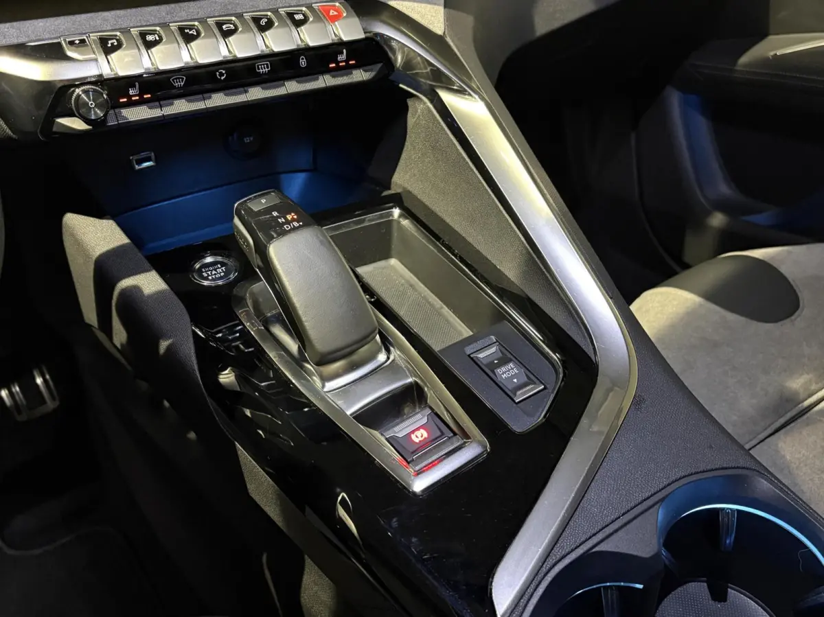 1.6 HYbrid 225 GT|PANODAK|Massage|Memory|360|FOCAL|Carplay|19 inch|Navi|PDC|ACC|Side assist|Lane Assist