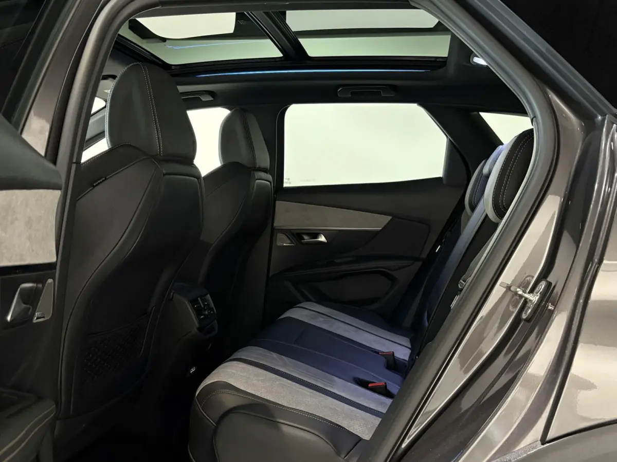 1.6 HYbrid 225 GT|PANODAK|Massage|Memory|360|FOCAL|Carplay|19 inch|Navi|PDC|ACC|Side assist|Lane Assist