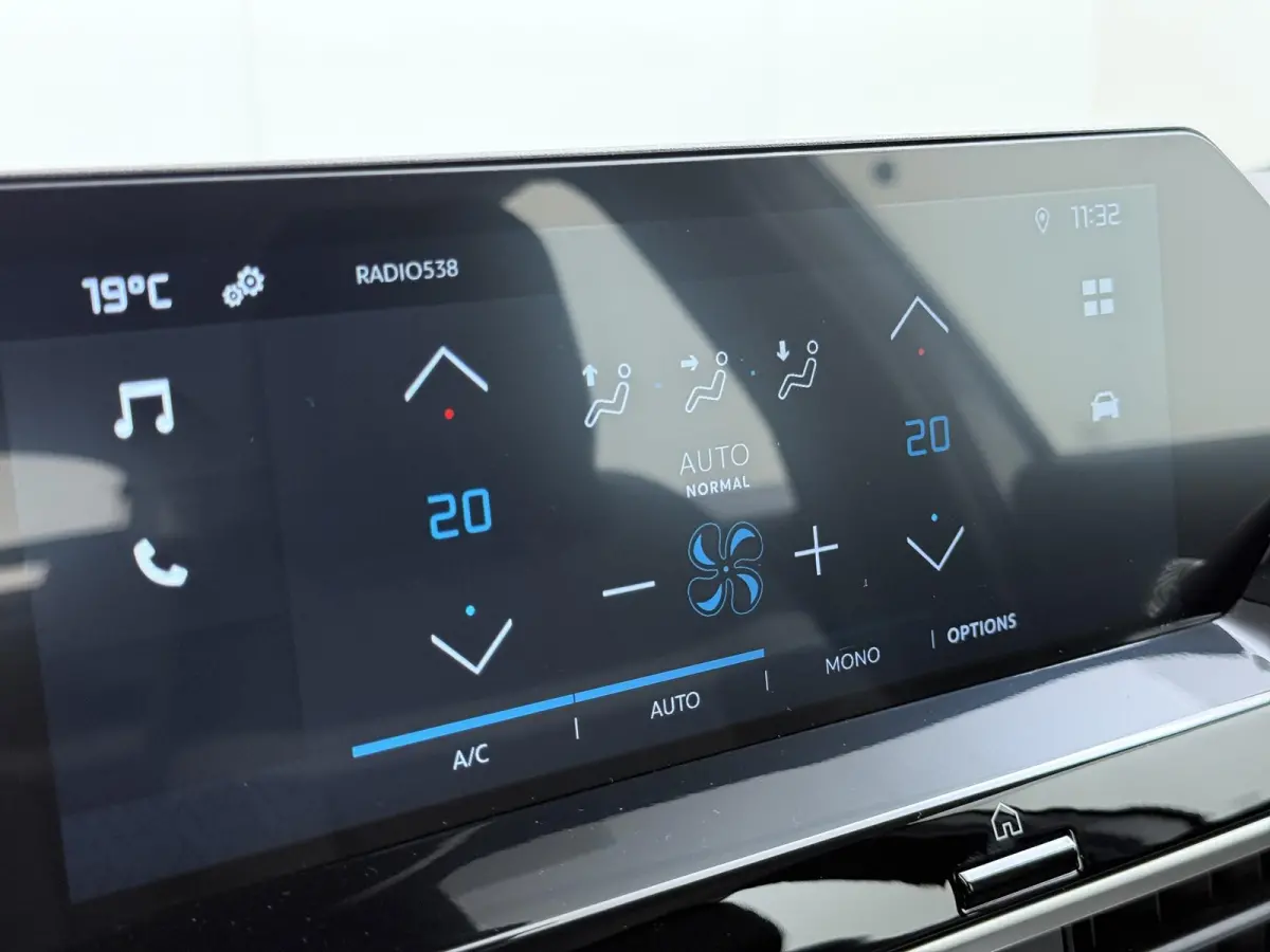 You 50 kWh | Accu 99% | 3-Fase | Camera achter | Navigatie via Apple Carplay en Android auto | Automatische airco | Lichtmetalen velgen | Cruise control