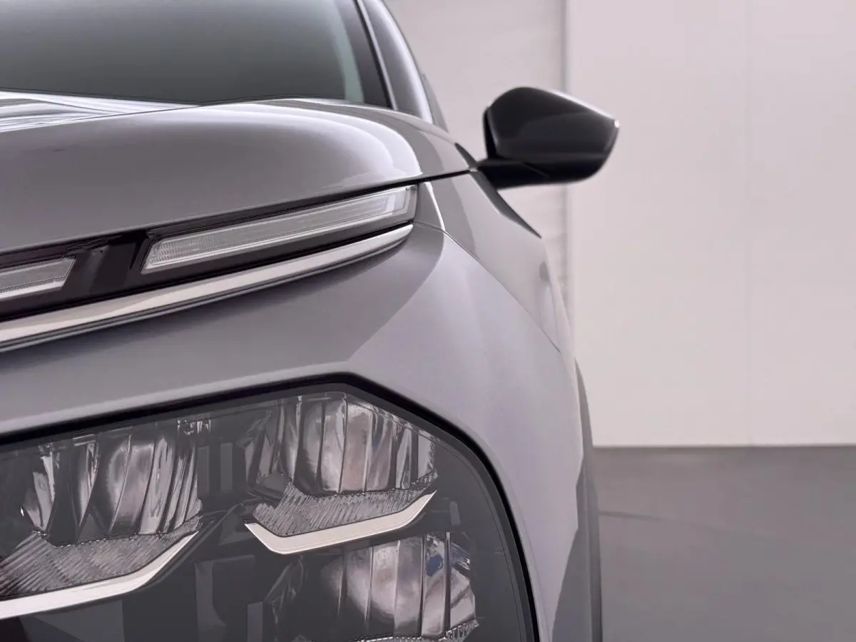 You 50 kWh | Accu 99% | 3-Fase | Camera achter | Navigatie via Apple Carplay en Android auto | Automatische airco | Lichtmetalen velgen | Cruise control