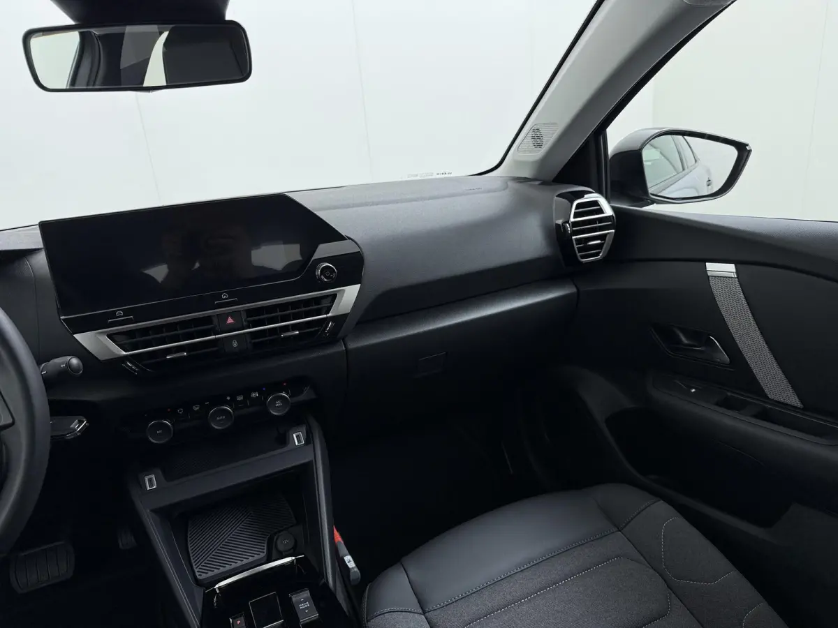 You 50 kWh | Accu 99% | 3-Fase | Camera achter | Navigatie via Apple Carplay en Android auto | Automatische airco | Lichtmetalen velgen | Cruise control
