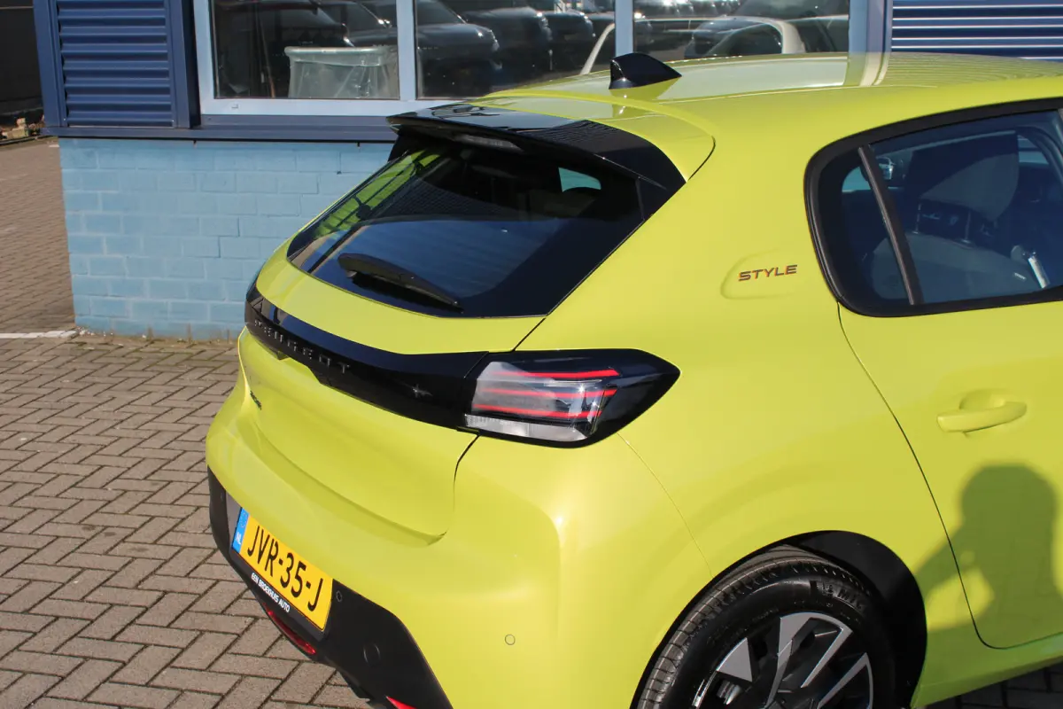 1.2 PureTech 100 Style Navigatie | Apple Carplay/Android Auto | Cruise Control