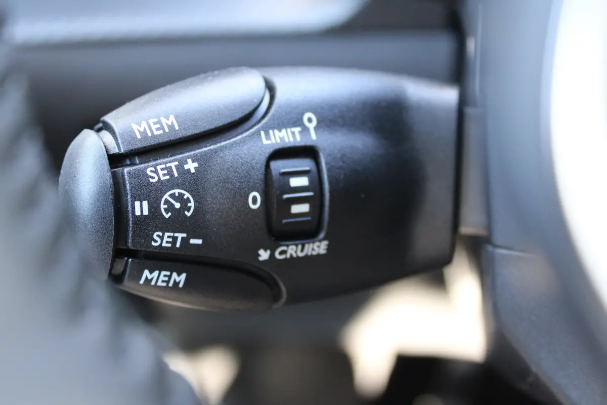 1.2 PureTech 100 Style Navigatie | Apple Carplay/Android Auto | Cruise Control