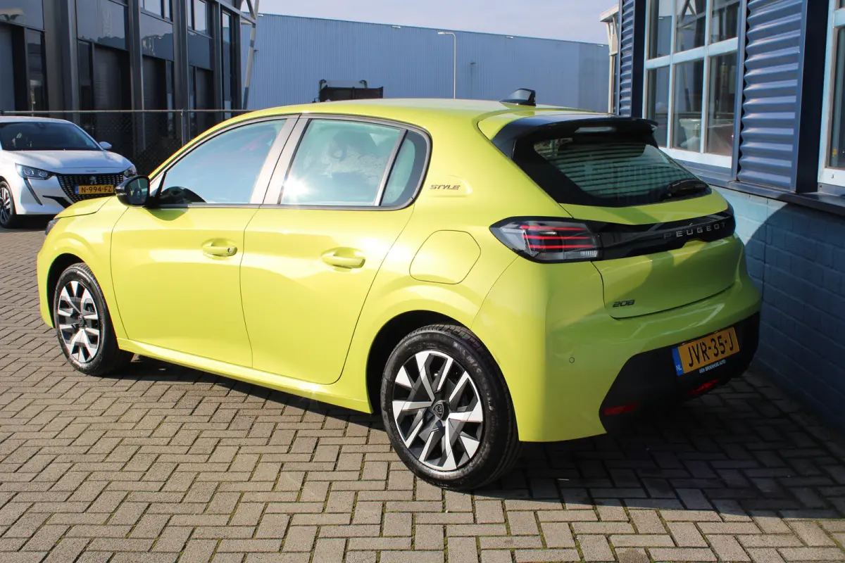 1.2 PureTech 100 Style Navigatie | Apple Carplay/Android Auto | Cruise Control