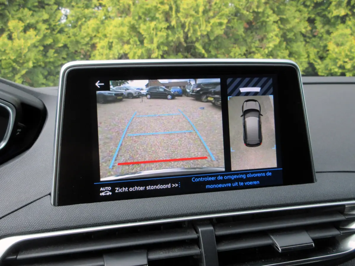 1.2 PureTech Allure * Navi * Camera * Carplay *