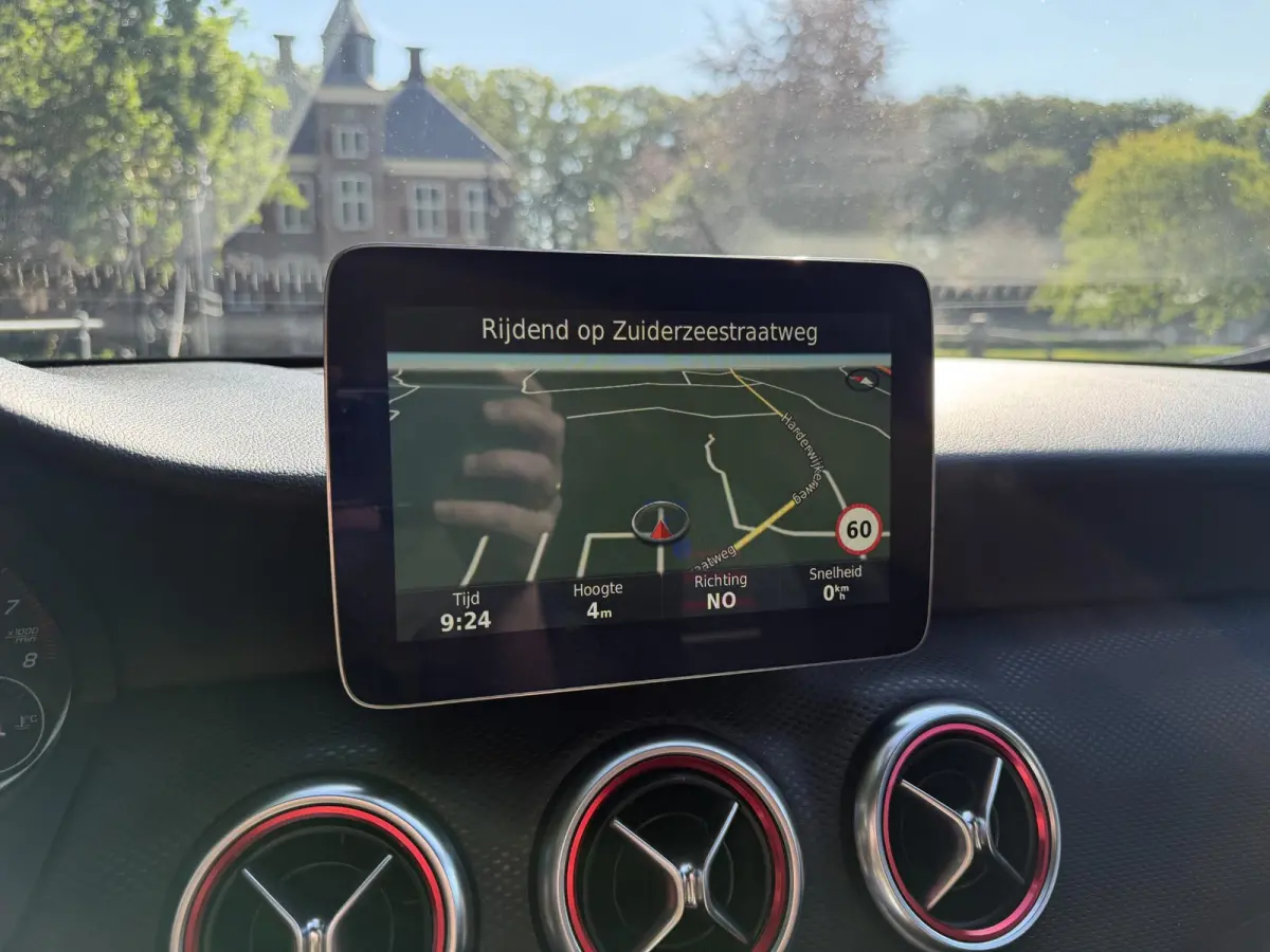 180 AMG-Line | Navi | Led | Cruise |
