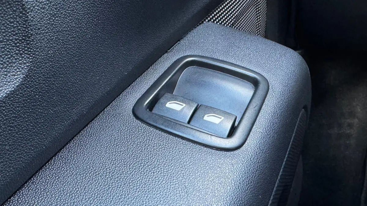 1.2 PURETECH 83PK C-SERIES / NAVI / CLIMA / LED / BLUETOOTH / CRUISECONTROL / 1E EIGENAAR / NIEUWSTAAT !!