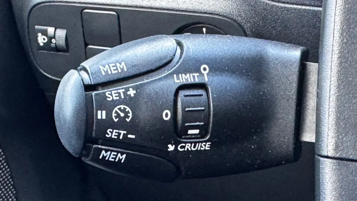 1.2 PURETECH 83PK C-SERIES / NAVI / CLIMA / LED / BLUETOOTH / CRUISECONTROL / 1E EIGENAAR / NIEUWSTAAT !!
