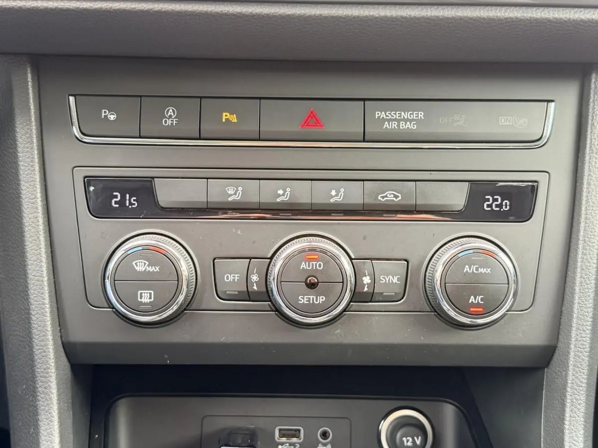 1.0 EcoTSI Limited Edition | Cruise | Clima | Camera | Led | Dealer Onderhouden