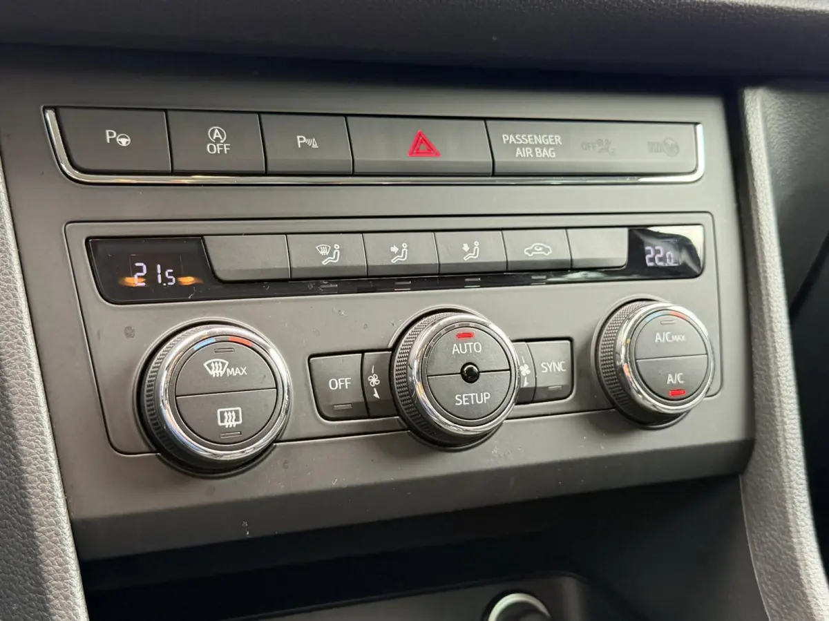 1.0 EcoTSI Limited Edition | Cruise | Clima | Camera | Led | Dealer Onderhouden