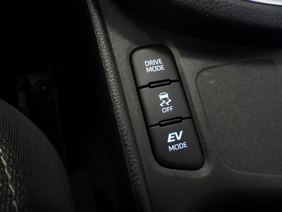 1.5 Hybrid Active NAVI-APP/CAMERA/CLIMA/ADAPT.CRUISE!