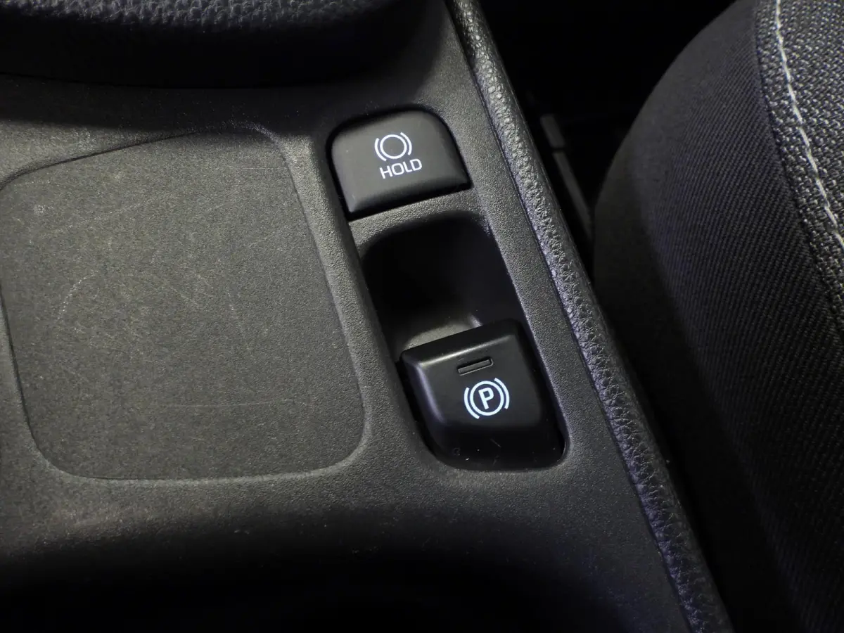 1.5 Hybrid Active NAVI-APP/CAMERA/CLIMA/ADAPT.CRUISE!