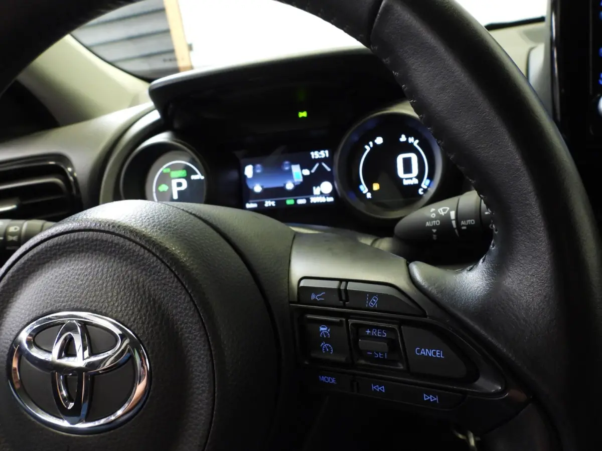 1.5 Hybrid Active NAVI-APP/CAMERA/CLIMA/ADAPT.CRUISE!