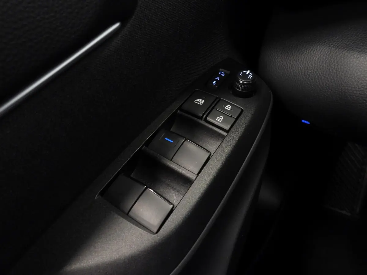 1.5 Hybrid Active NAVI-APP/CAMERA/CLIMA/ADAPT.CRUISE!