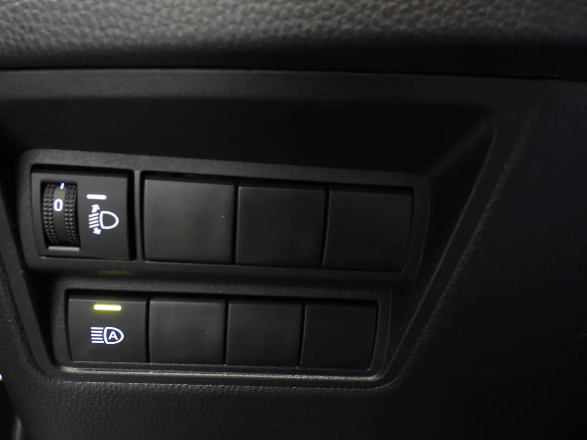 1.5 Hybrid Active NAVI-APP/CAMERA/CLIMA/ADAPT.CRUISE!