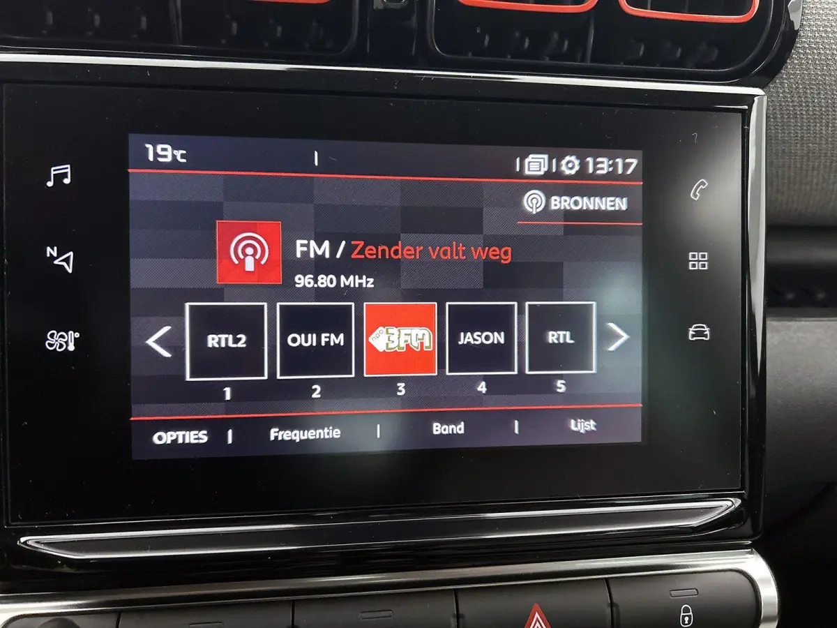 1.2 110pk S&S Shine Automaat | Navigatie | Climate Control | Cruise Control | Camera | 17"LMV | LED | Apple Carplay/Android Auto |
