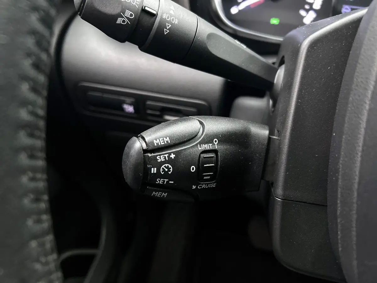 1.2 110pk S&S Shine Automaat | Navigatie | Climate Control | Cruise Control | Camera | 17"LMV | LED | Apple Carplay/Android Auto |