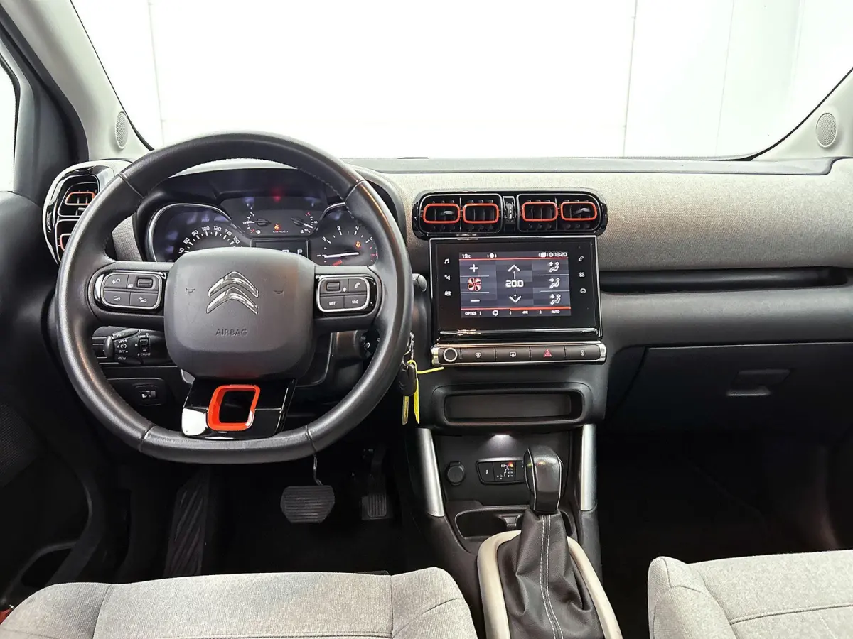 1.2 110pk S&S Shine Automaat | Navigatie | Climate Control | Cruise Control | Camera | 17"LMV | LED | Apple Carplay/Android Auto |