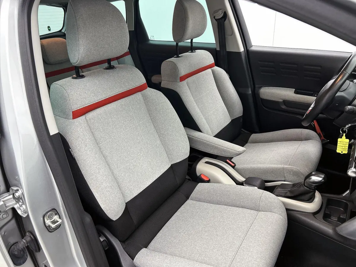 1.2 110pk S&S Shine Automaat | Navigatie | Climate Control | Cruise Control | Camera | 17"LMV | LED | Apple Carplay/Android Auto |