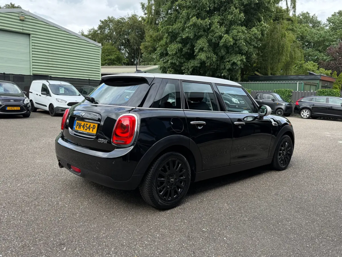 Mini 1.5 Chili Business Led Navi Aut.