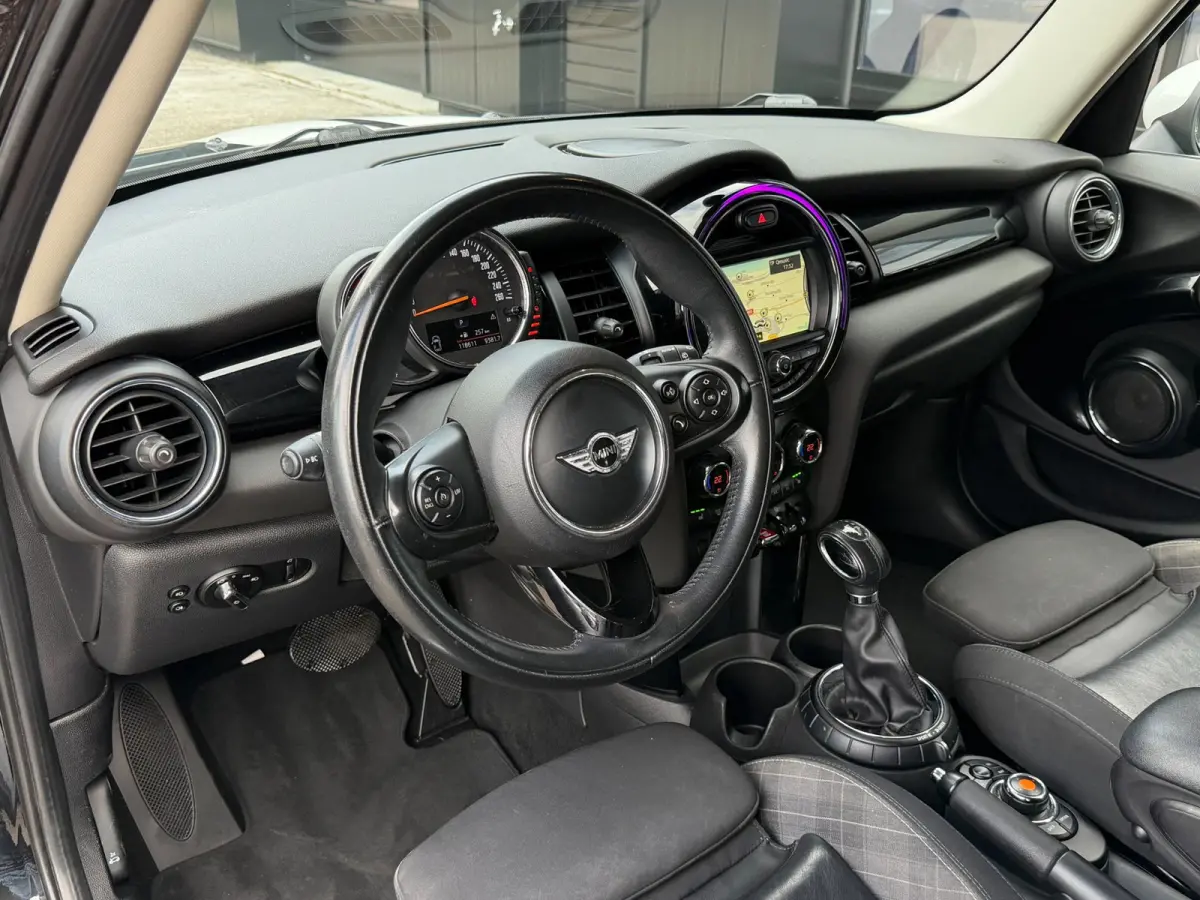 Mini 1.5 Chili Business Led Navi Aut.