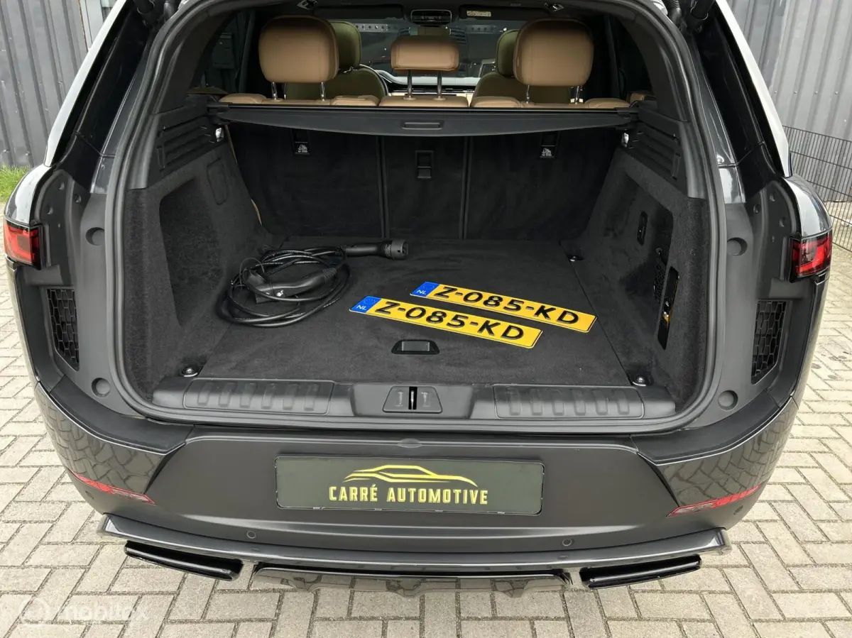 3.0 P440e Dynamic SE| 23” Carbon velgen | Trekhaak | Black Pack