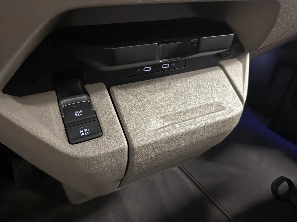 1.4 eHybrid Life 7p. PANO/IQ-LIGHT/19"/SOH 93%/CARPLAY/SFEER/ELECTR.SCHUIFDEUREN/ACC/KEYLESS/STOEL+STUURVERW/PRIVACY/ELECTR.A.KLEP/DEEP-BLACK METALLIC/VOLLEDIG VW DEALER HISTORIE