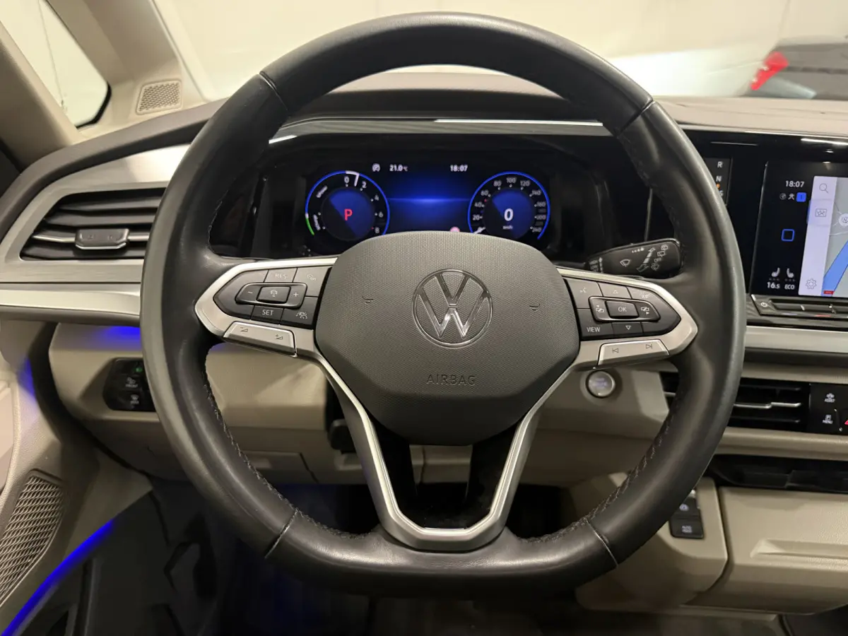 1.4 eHybrid Life 7p. PANO/IQ-LIGHT/19"/SOH 93%/CARPLAY/SFEER/ELECTR.SCHUIFDEUREN/ACC/KEYLESS/STOEL+STUURVERW/PRIVACY/ELECTR.A.KLEP/DEEP-BLACK METALLIC/VOLLEDIG VW DEALER HISTORIE