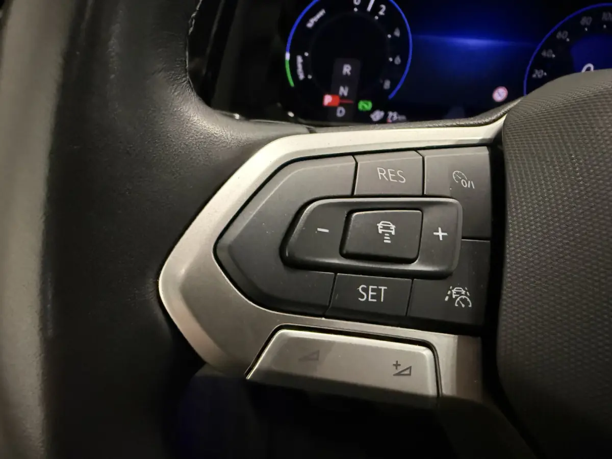 1.4 eHybrid Life 7p. PANO/IQ-LIGHT/19"/SOH 93%/CARPLAY/SFEER/ELECTR.SCHUIFDEUREN/ACC/KEYLESS/STOEL+STUURVERW/PRIVACY/ELECTR.A.KLEP/DEEP-BLACK METALLIC/VOLLEDIG VW DEALER HISTORIE