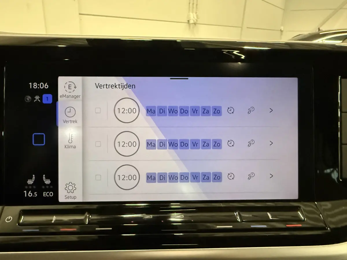 1.4 eHybrid Life 7p. PANO/IQ-LIGHT/19"/SOH 93%/CARPLAY/SFEER/ELECTR.SCHUIFDEUREN/ACC/KEYLESS/STOEL+STUURVERW/PRIVACY/ELECTR.A.KLEP/DEEP-BLACK METALLIC/VOLLEDIG VW DEALER HISTORIE