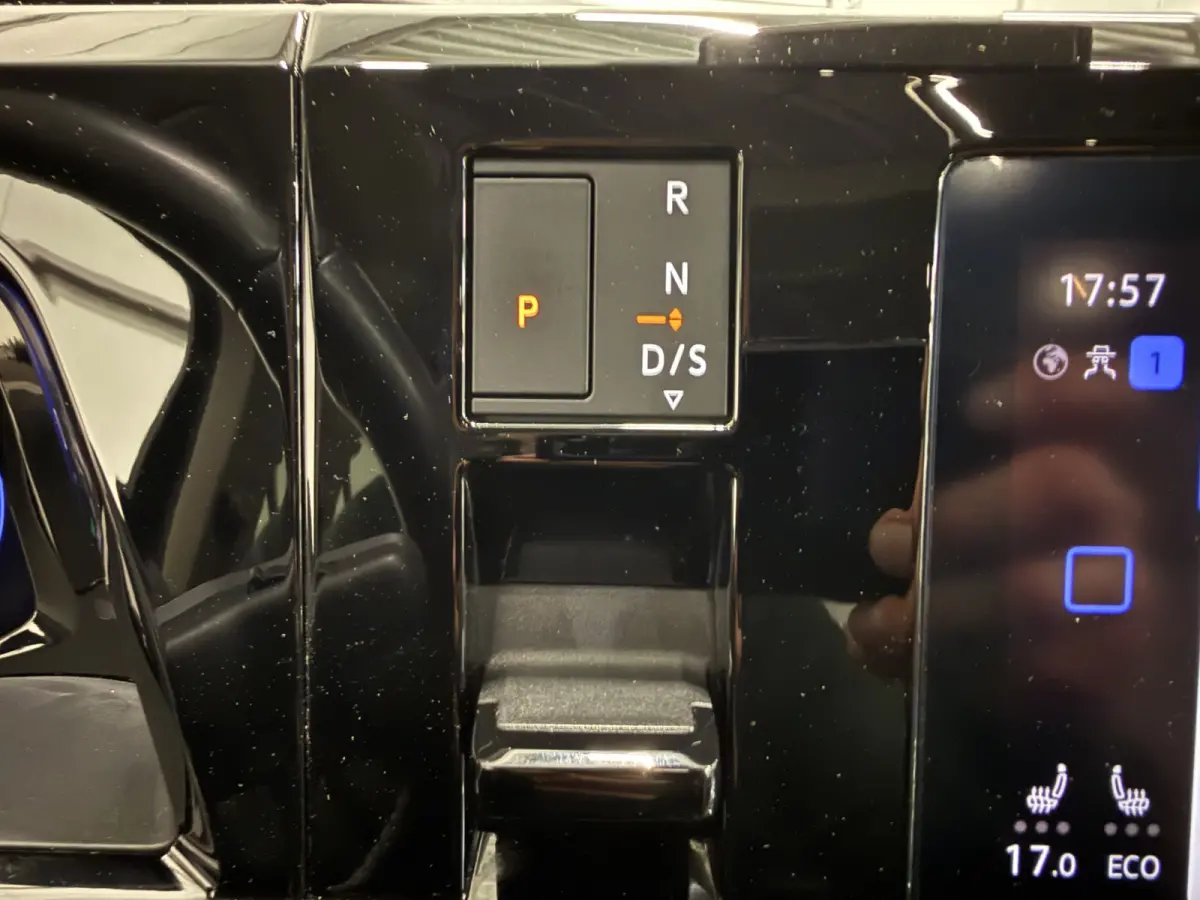 1.4 eHybrid Life 7p. PANO/IQ-LIGHT/19"/SOH 93%/CARPLAY/SFEER/ELECTR.SCHUIFDEUREN/ACC/KEYLESS/STOEL+STUURVERW/PRIVACY/ELECTR.A.KLEP/DEEP-BLACK METALLIC/VOLLEDIG VW DEALER HISTORIE