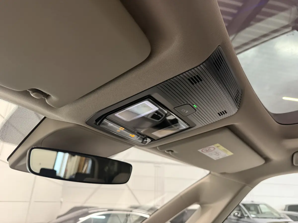 1.4 eHybrid Life 7p. PANO/IQ-LIGHT/19"/SOH 93%/CARPLAY/SFEER/ELECTR.SCHUIFDEUREN/ACC/KEYLESS/STOEL+STUURVERW/PRIVACY/ELECTR.A.KLEP/DEEP-BLACK METALLIC/VOLLEDIG VW DEALER HISTORIE