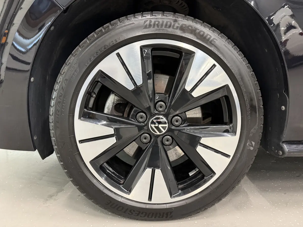 1.4 eHybrid Life 7p. PANO/IQ-LIGHT/19"/SOH 93%/CARPLAY/SFEER/ELECTR.SCHUIFDEUREN/ACC/KEYLESS/STOEL+STUURVERW/PRIVACY/ELECTR.A.KLEP/DEEP-BLACK METALLIC/VOLLEDIG VW DEALER HISTORIE