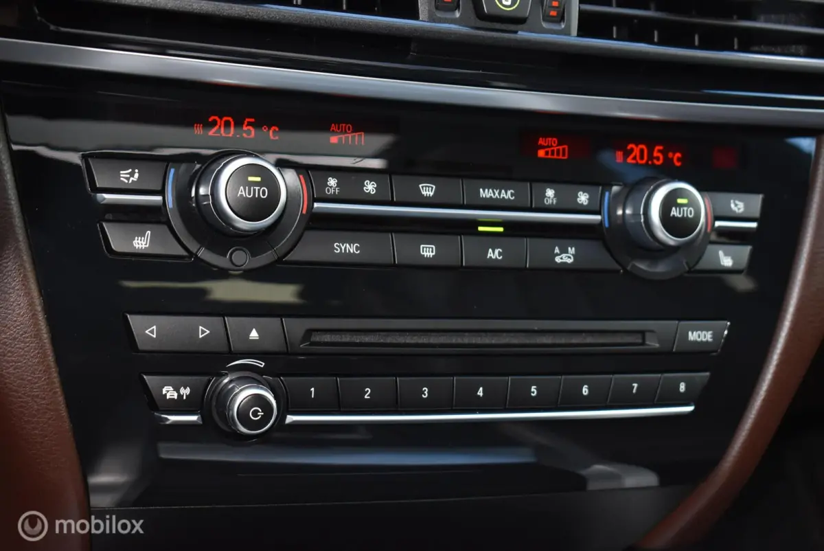 xDrive40d M-Sport Sapphirschwarz Pano Nappa 360° HUD Elek. trekhaak HiFi 20" LMV Etc.