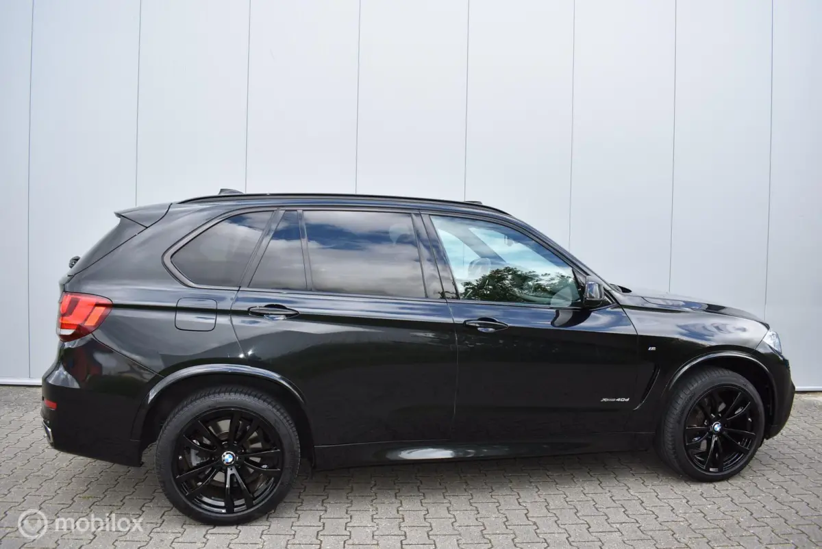 xDrive40d M-Sport Sapphirschwarz Pano Nappa 360° HUD Elek. trekhaak HiFi 20" LMV Etc.