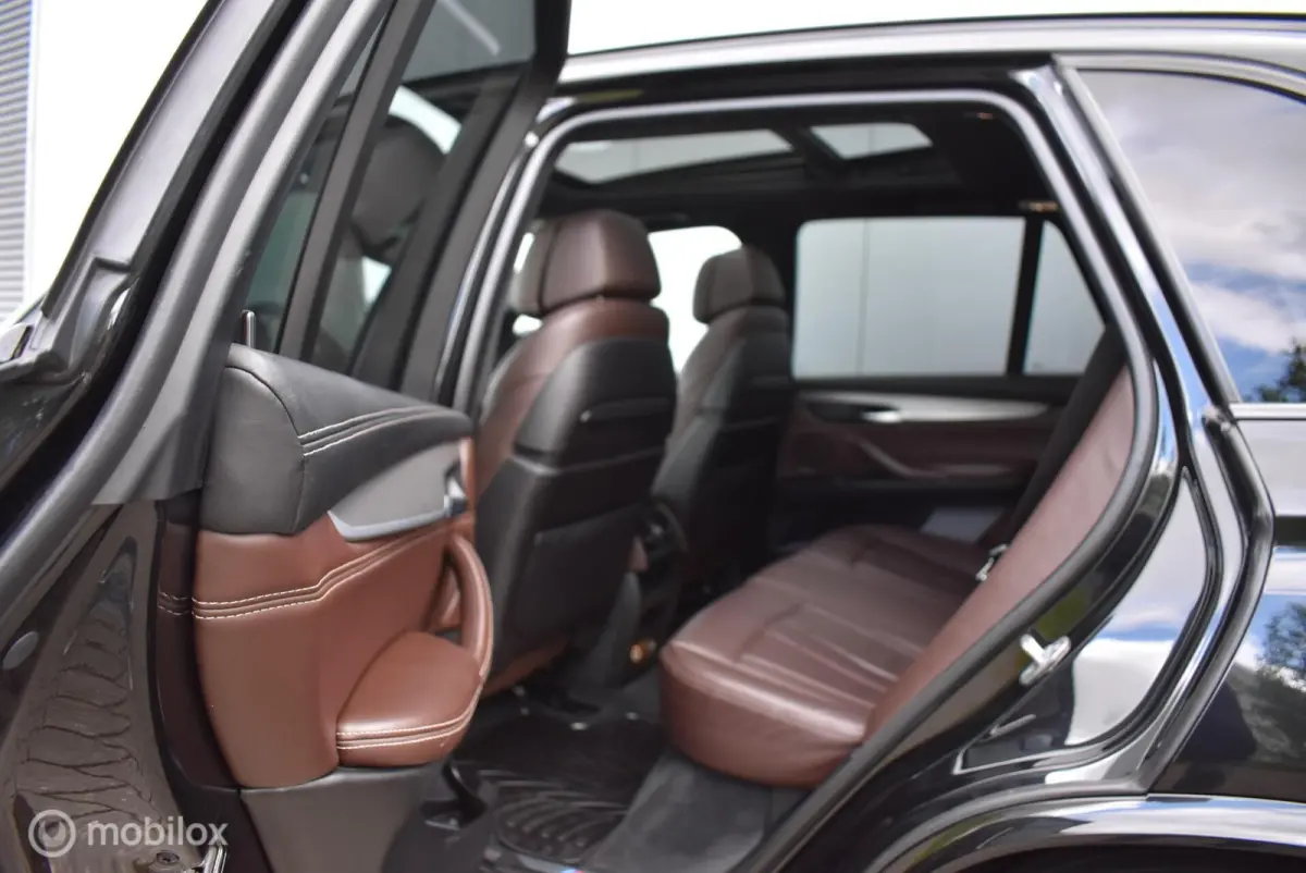 xDrive40d M-Sport Sapphirschwarz Pano Nappa 360° HUD Elek. trekhaak HiFi 20" LMV Etc.