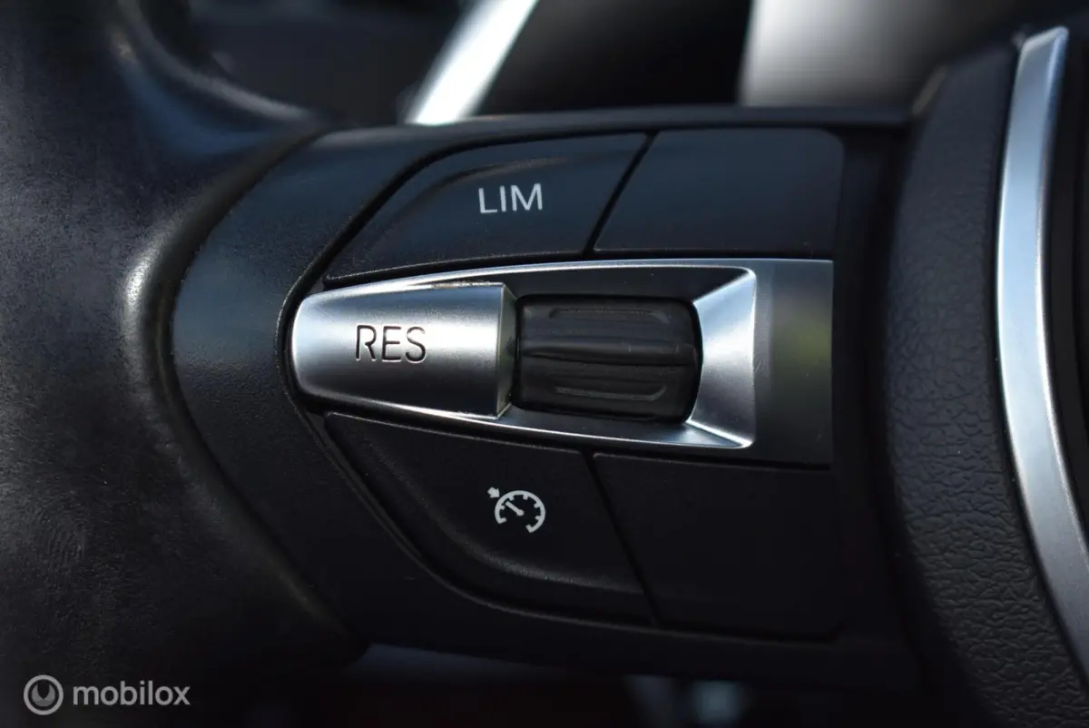 xDrive40d M-Sport Sapphirschwarz Pano Nappa 360° HUD Elek. trekhaak HiFi 20" LMV Etc.
