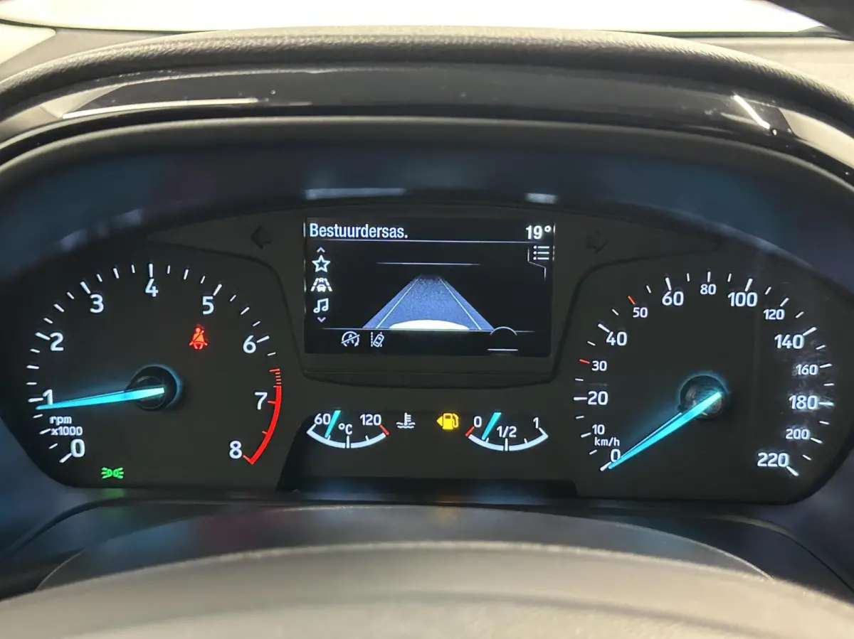 1.0 EcoBoost Connected NAVI CARPLAY CRUISE LM 50000 KM.