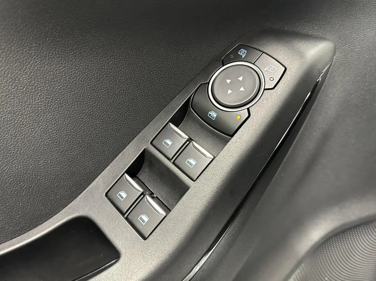 1.0 EcoBoost Connected NAVI CARPLAY CRUISE LM 50000 KM.